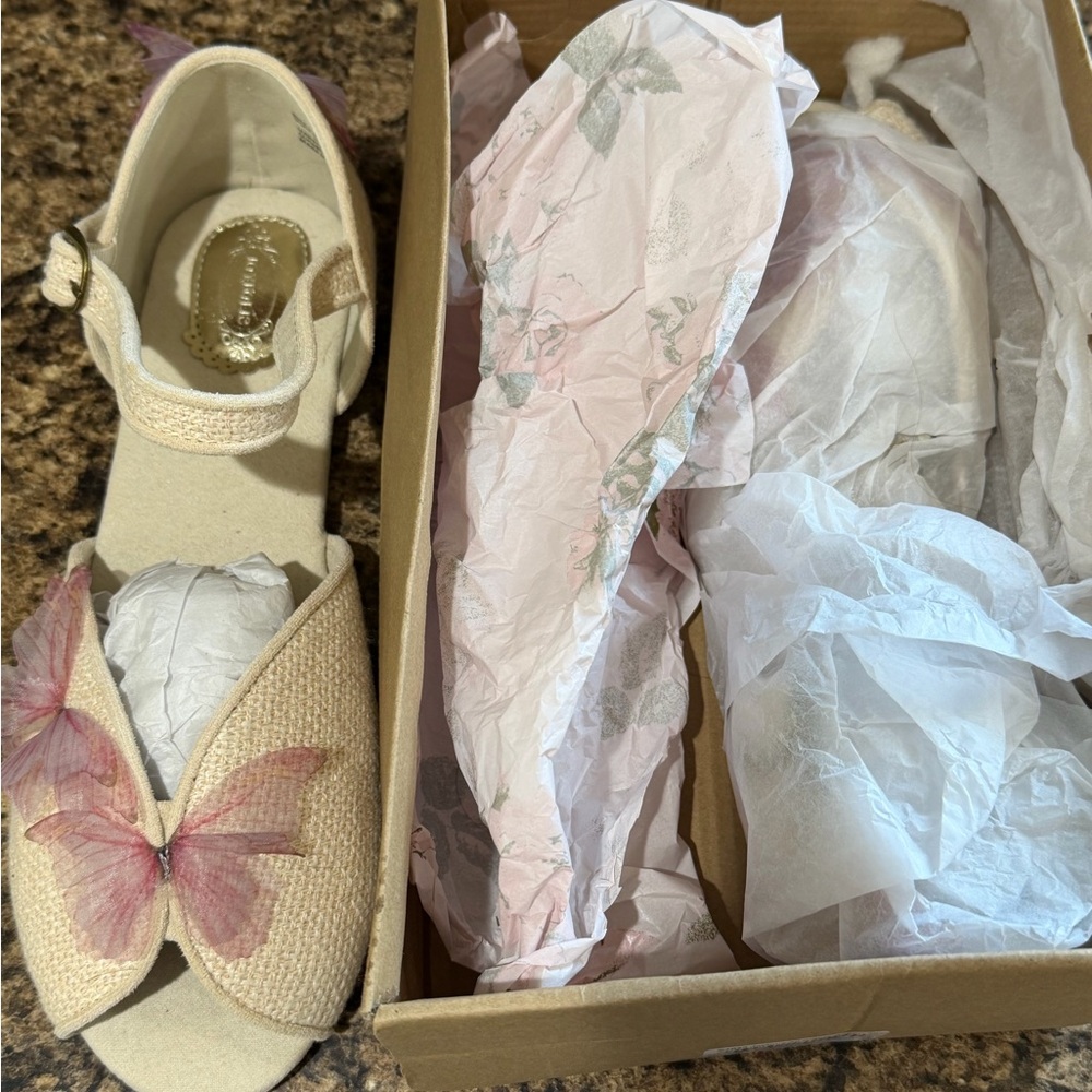 Joyfolie girls shoes 6Y new in box
